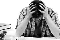 Người đàn ông phát điên vì làm việc quá sức