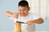 Giảm cân cho trẻ “quá khổ" khoa học