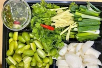 Nhót xanh thành món ăn “hot trend” giá siêu đắt 430.000 đồng/kg