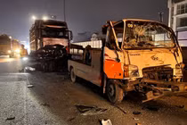 Tai nạn liên hoàn giữa 4 ô tô tại đường Vành đai 3