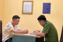 Nhận hối lộ, Chủ tịch và Phó Chủ tịch xã bị khởi tố