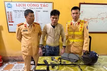 Đi trộm chó bị phát hiện, dùng bình xịt hơi cay tấn công CSGT