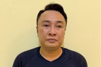 Tạm giữ đối tượng say rượu chống đối CSGT ở Hà Nội