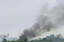 Kịp thời khống chế vụ cháy xưởng gia công cơ khí ở Hà Nội