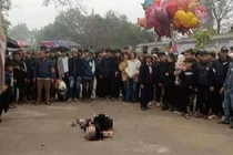 Hà Nội: Điều tra vụ nam thanh niên bị đâm gục ở chùa Đậu