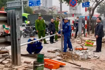 Hà Nội: Đóng 4 lối đi tự mở qua đường sắt sau tai nạn