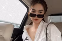 Mặc áo sơ mi ngoan hiền, Ngọc Trinh phanh cúc ngực sexy hết cỡ