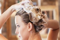 8 sai lầm cực dễ mắc khi gội đầu khiến tóc bị hư tổn