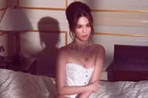 Lấy corset làm áo, Ngọc Trinh sexy ngộp thở 