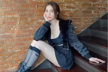 Mặc váy dài hơn gang tay, Ngọc Trinh sexy khoe giò trắng nõn 