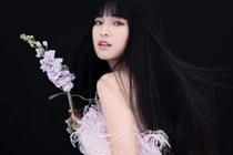 Hiếm khi sexy, Khánh Vân - Mắt Biếc như “lột xác” khác lạ