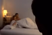 Nghi vợ ngoại tình vì bị từ chối chuyện ấy, nguyên nhân càng khó chấp nhận 