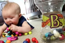 Tưởng viêm loét dạ dày, cả nhà kinh hãi thấy thứ chật cứng bụng trẻ