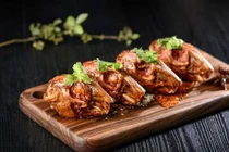 Đặc sản đầu thỏ lem nhem, xương xẩu vẫn hút khách sành ăn