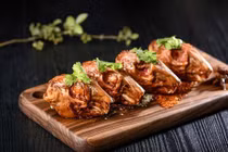 Đặc sản đầu thỏ lem nhem, xương xẩu vẫn hút khách sành ăn