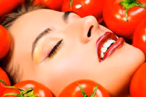 Tuyệt chiêu sử dụng cà chua để làm đẹp da và tóc
