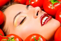 Tuyệt chiêu sử dụng cà chua để làm đẹp da và tóc