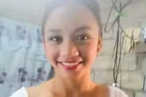 Sai lầm nặn mụn, gái xinh mù lòa, đau đớn sống không bằng chết