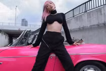 Hở bạo đến thô tục, sao Việt gây “nhức mắt” với thời trang xuống phố