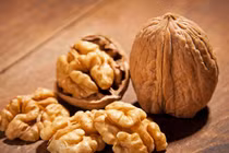 Hạt óc chó ăn đại bổ hóa đại kỵ với hai loại người sau