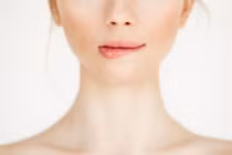 4 thứ nhất định phải có để môi hồng mềm mại, quyến rũ