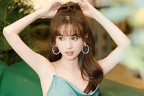 Bỏ mốt “gái hư”, Ngọc Trinh khoe trọn vẻ quyến rũ “chết người” 