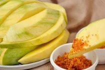 Xoài đang vào mùa, thích đến mấy cũng phải nhớ những điều cấm kỵ này khi ăn