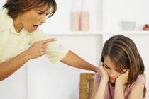 Nhìn vợ đánh con, tôi ám ảnh không thể làm “chuyện ấy”