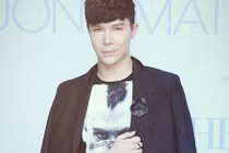 Nathan Lee khoe nhẫn ngọc hơn 2 tỷ khi làm giám khảo