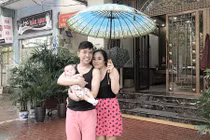 Lộ diện con gái thứ 4 mới 2 tháng tuổi của Long Nhật