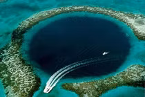 Video: Bí ẩn hố khổng lồ có ‘quái vật’ dưới đáy đại dương