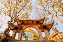 Tu viện đẹp như chốn thần tiên, tiếng chuông vang vọng núi rừng