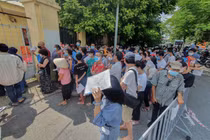 Chen lấn tại điểm tiêm vaccine Covid-19