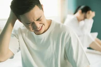 Chồng tốt bụng nhưng toàn mang rắc rối về cho vợ 