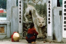 Khám phá không gian tâm linh của Hà Nội hơn 3 thập niên trước