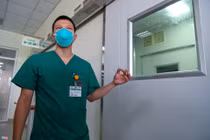 Bác sĩ điều trị bệnh nhân COVID-19: 'Chúng tôi xác định không có Tết'