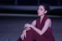 Thấy chồng trằn trọc mãi không ngủ, tôi sốc khi biết lý do