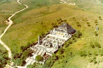 Ảnh "quý như vàng" lăng Khải Định một thế kỷ trước nhìn từ máy bay