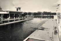 Trải nghiệm bể bơi sang chảnh nhất Hà Nội năm 1936