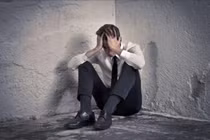 Đến cô gái ngồi xe lăn cũng từ chối, tôi hoang mang về bản thân