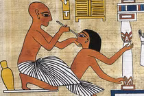 Khủng khiếp phương pháp chữa bệnh bằng phân ở Ai Cập cổ