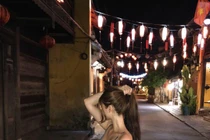 Váy tôn thân hình cô gái Hàn Quốc từng nổi bật ở Hội An 