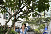 Thời trang khoe đường cong “triệt để” của vợ thủ môn Bùi Tiến Dũng