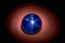 Lạnh người viên đá quý hơn 2 tỷ năm chứa lời nguyền rùng rợn