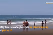 Video: Máy bay rơi xuống bãi biển có nhiều người đang tắm
