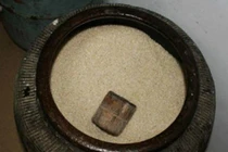 Người xưa nói "Gạo đựng thùng nhựa khó 3 đời', vì sao?