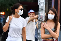 Nhan sắc hút hồn của con gái Tom Cruise ở tuổi 16