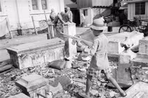 Ảnh sốc về khu ổ chuột trong nghĩa địa Sài Gòn xưa