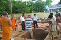 Phát lộ 12 hiện vật bằng vàng khi đào khảo cổ ở Trà Vinh