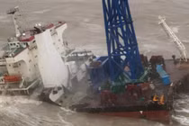 Chìm tàu ngoài khơi Hong Kong, 30 người mất tích